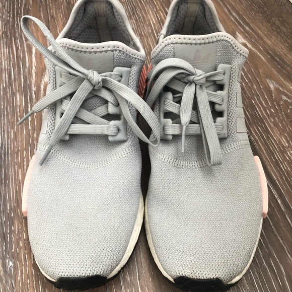 Adidas NMD R1 onyx grey with pink - Picture 3 of 4